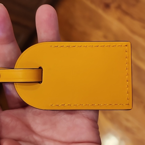 BRANDNEW LOUIS VUITTON LV SMALL LEATHER YELLOW SAFRAN SAFFRON LUGGAGE TAG - Picture 5 of 10